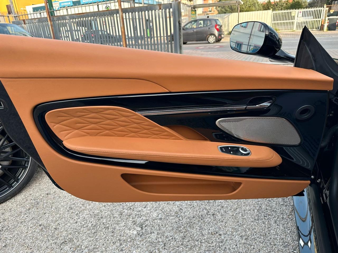 ASTON MARTIN DB12 V8 COUPE 680CV - IVA - GARANZIA ESTESA 2028