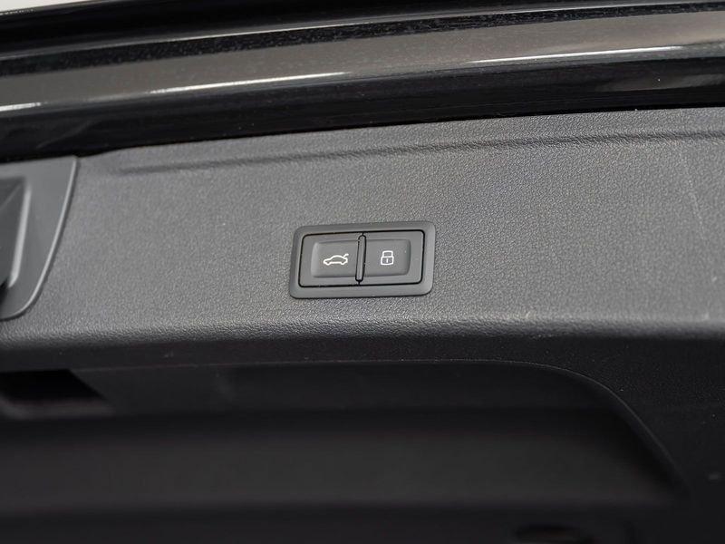 Audi A4 Avant 40 TDI quattro S tronic S line edition