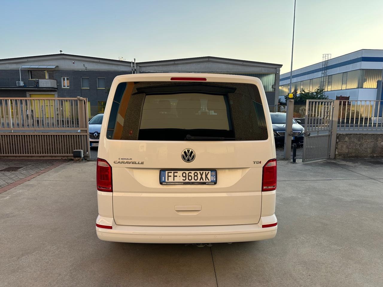 Volkswagen Caravelle 2.0 TDI 150CV PC Cruise