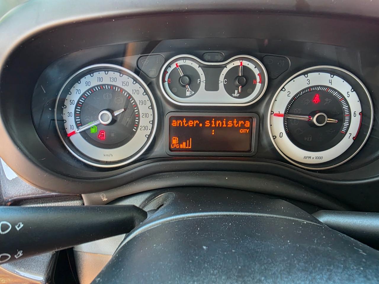 Fiat 500L 1.4 T-Jet 120 CV GPL Lounge