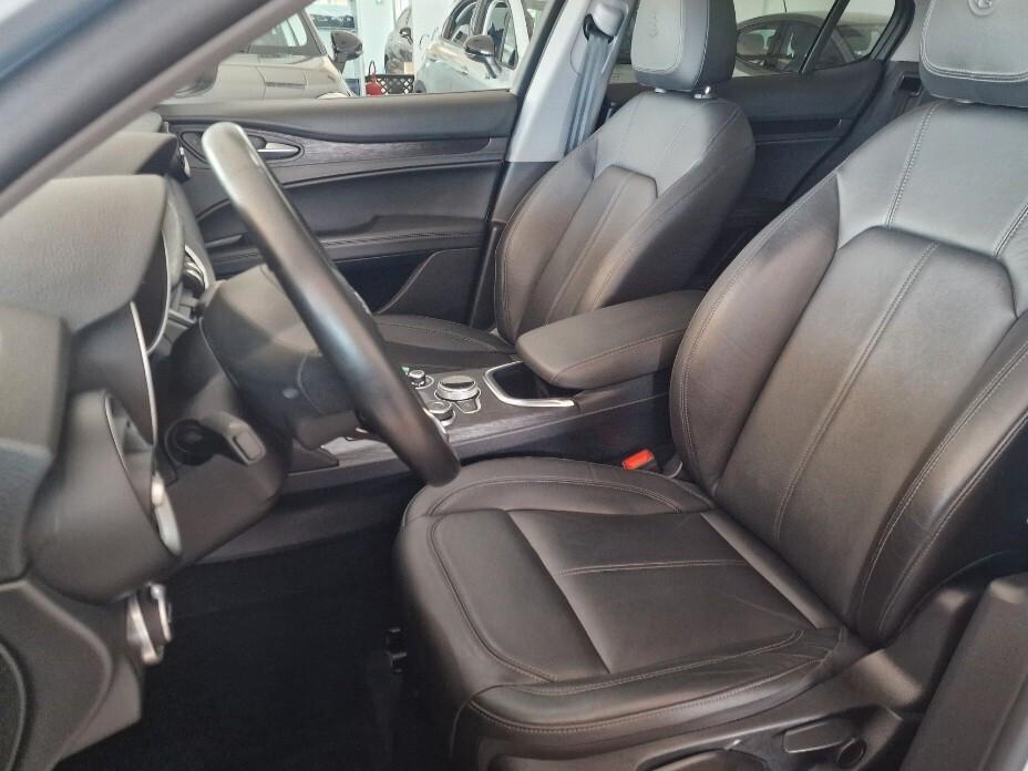 Alfa Romeo Stelvio con Interno in Pelle