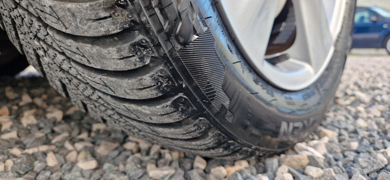 Toyota Yaris 1.3 5 porte Sol automatica