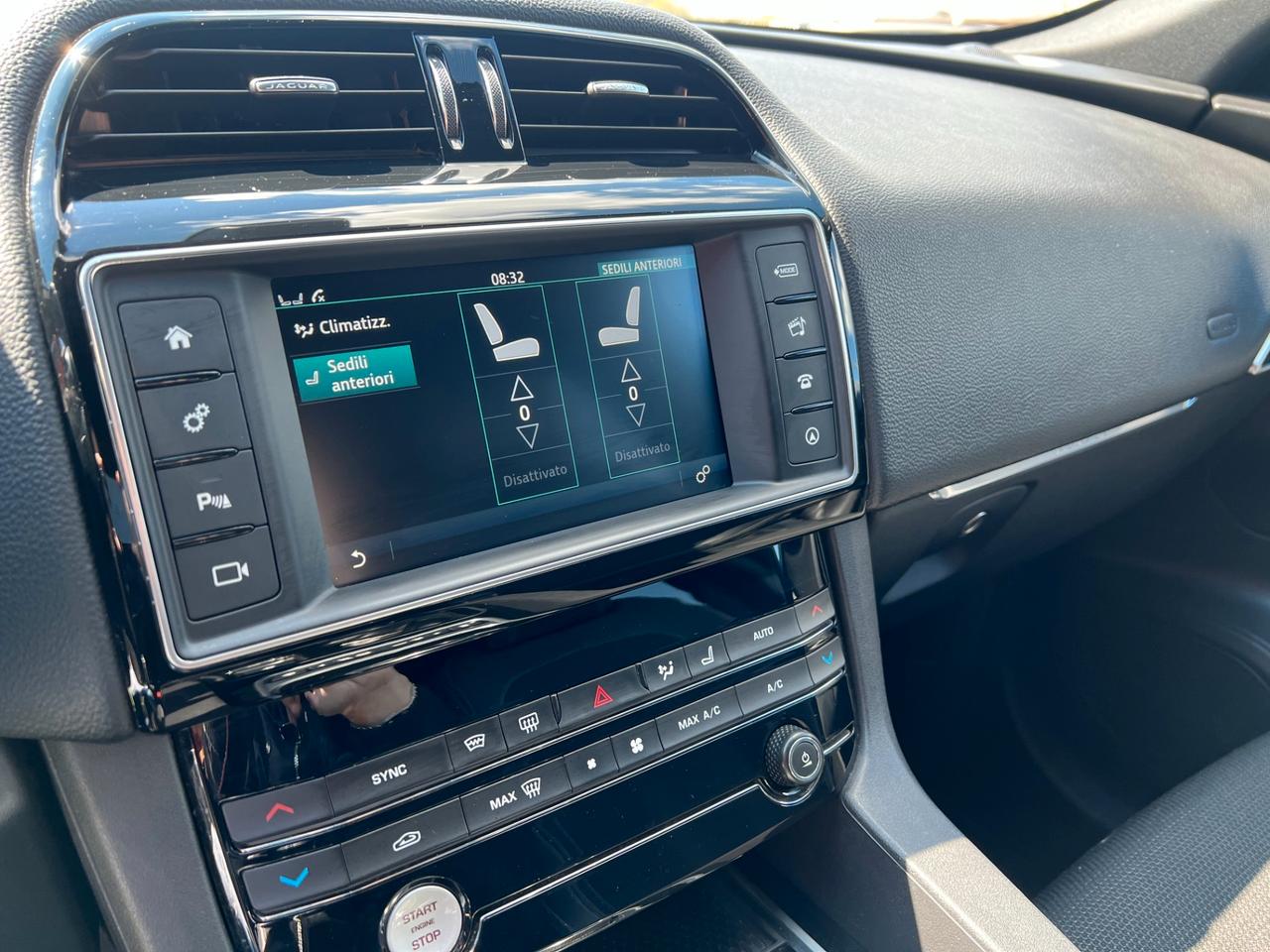 Jaguar F-Pace 2.0 D 180 CV R DYNAMIC/NAVI/CAMERA/MERIDIAN