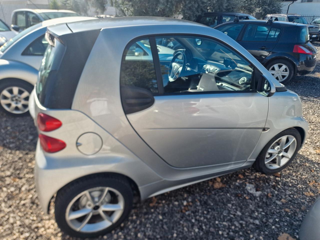 Smart ForTwo 1000 52 kW coupé limited one