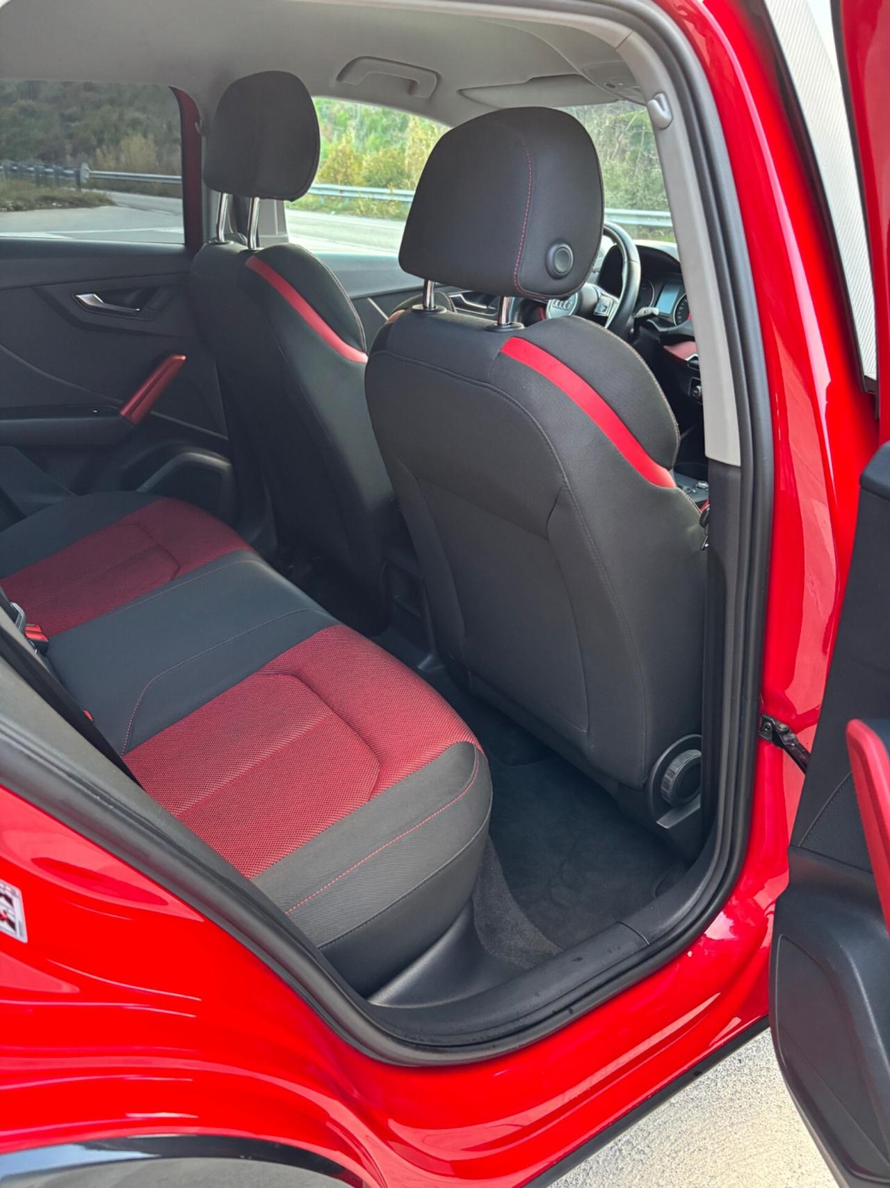 Audi Q2 1.6 TDI S line RED Edition