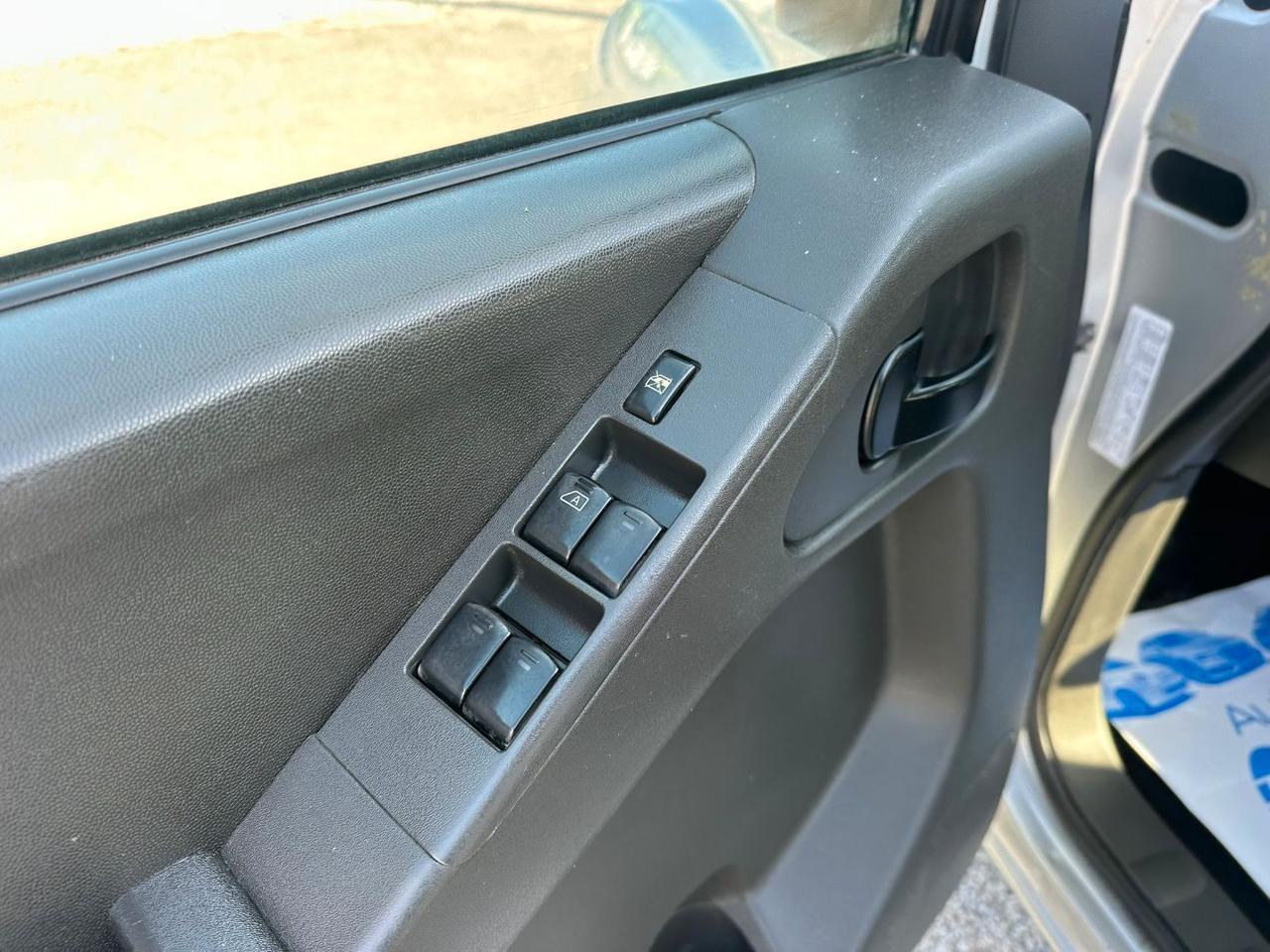 Nissan Navara Double Cab Navara d.cab 2.5 dci XE 174cv