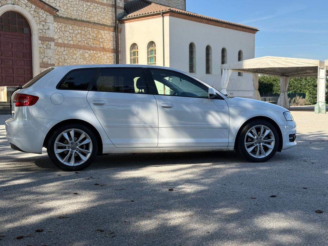 Audi A3 SPB 1.6 TDI 105 CV CR Attraction
