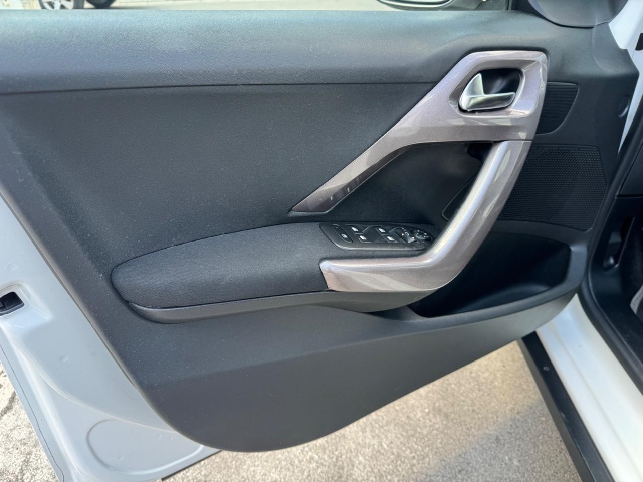 Peugeot 2008 1.6 DIESEL 92CV 2013