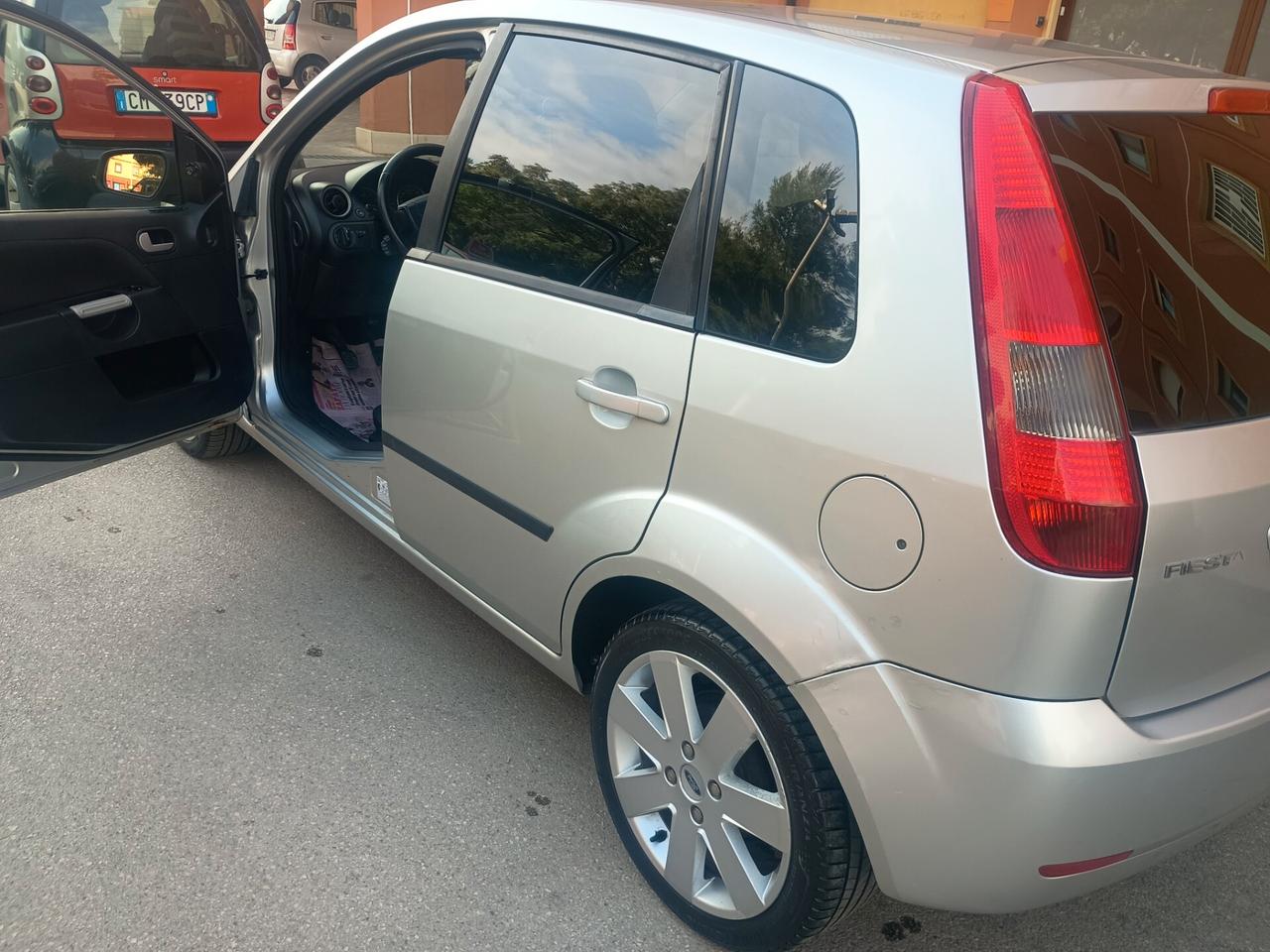 Ford Fiesta 1.6 TDCi 5p. Collection
