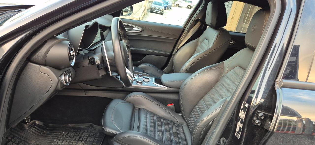 Alfa Romeo Giulia 2.2 TDi 210 CV AT8 AWD Q4 Veloce