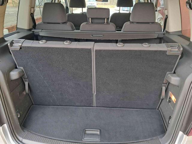 VOLKSWAGEN Touran 2.0 16V TDI Highline 7 posti neopatentati