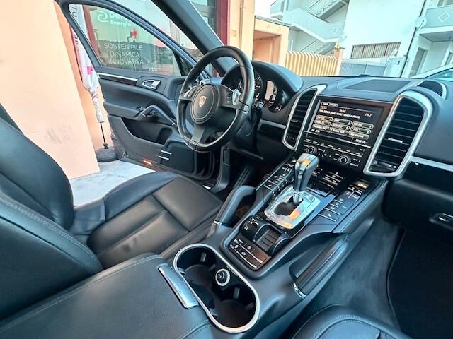 Porsche Cayenne 3.0 Diesel IVA ESPOSTA service Porsche Uni pro.