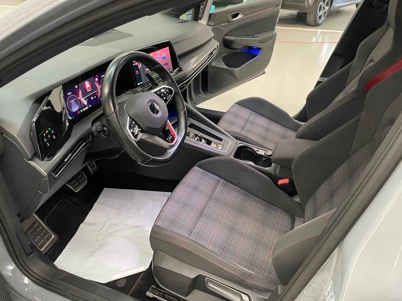 Volkswagen Golf 2.0 TSI 245CV GTI DSG