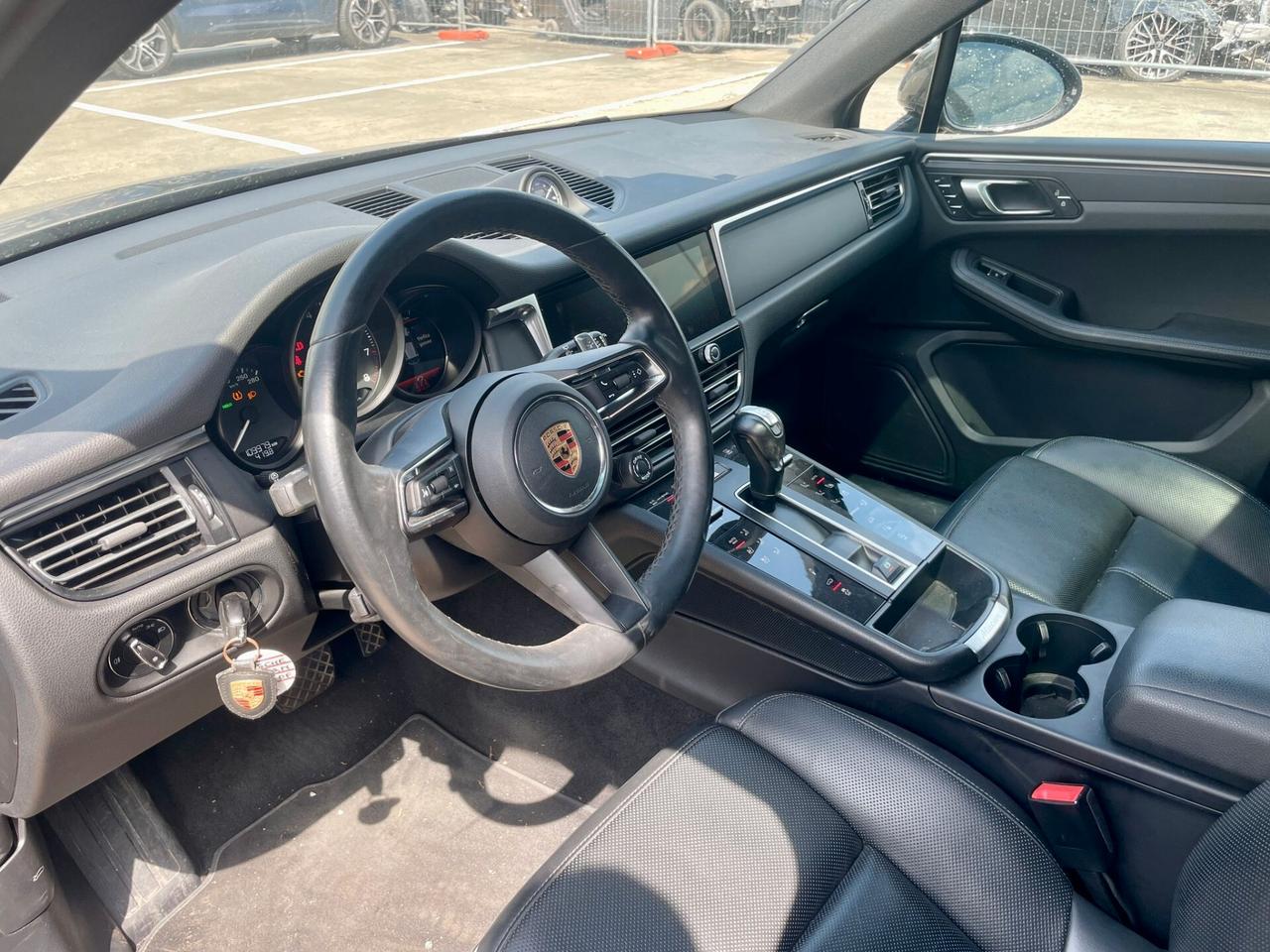 Porsche Macan 2.0 *** VEICOLO SINISTRATO VA IN MOTO ***