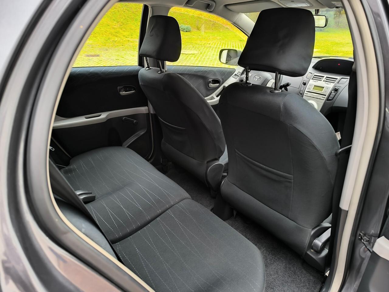 Toyota Yaris 1.0 5 porte Sol