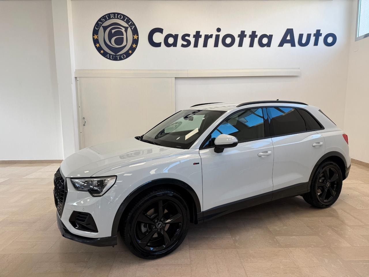 Audi Q3 35 2.0 tdi 150cv s-tronic S-line esterno