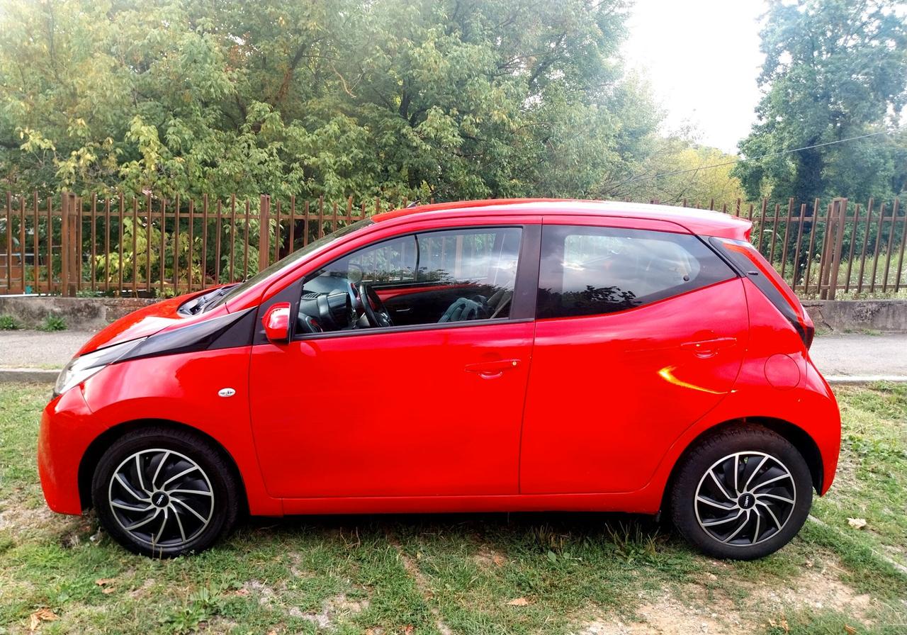 Toyota Aygo 1.0 VVT-i 72 CV 5 porte x-cool
