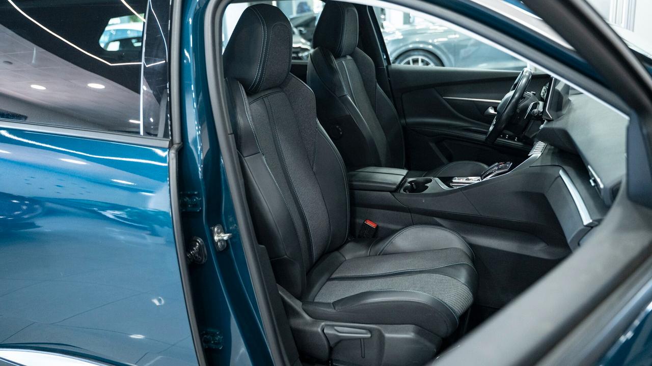 Peugeot 5008 1.5 BLUEHDI ALLURE PACK EAT8 7 POSTI S&S 131 CV AUTO VIRTUAL FULL OPTIONAL