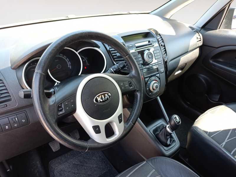 KIA Venga 1.4 crdi Cool c/t.panoramico,r.vel. s/navi 90c