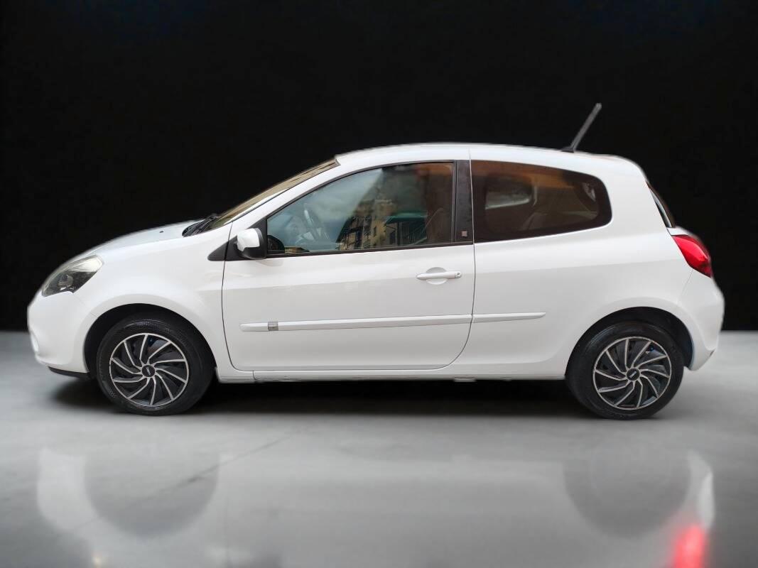 Renault Clio III 2009 Clio III 2010 -1.2 16v 3p