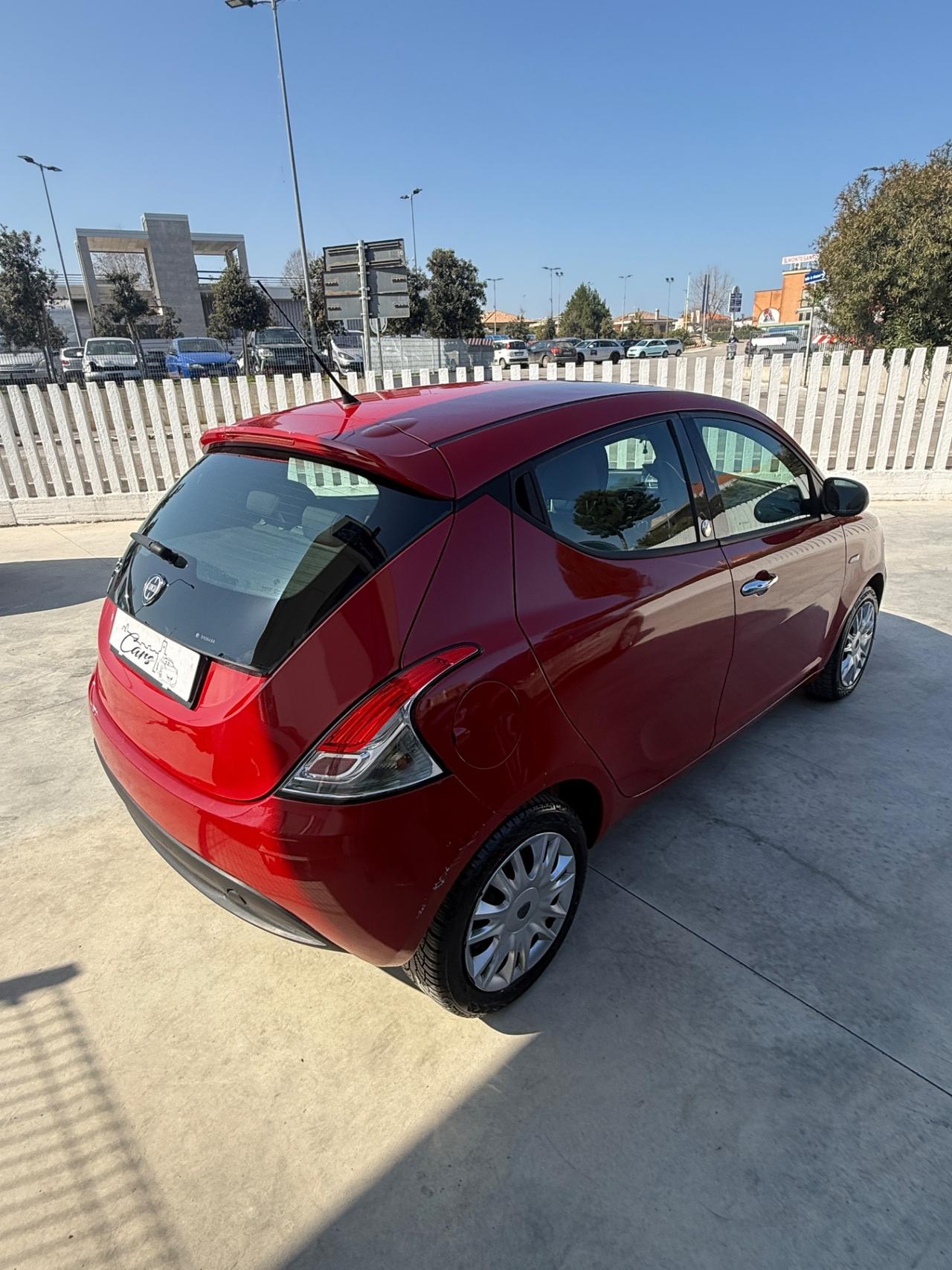 Lancia Ypsilon 1.2 69 CV 5 porte GPL Ecochic Gold