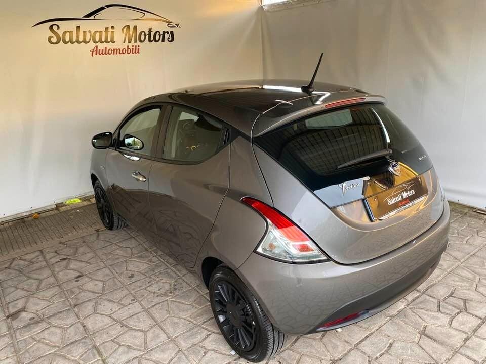 Lancia Ypsilon 1.0 FireFly 5 porte S&S Hybrid Ecochic UnYca