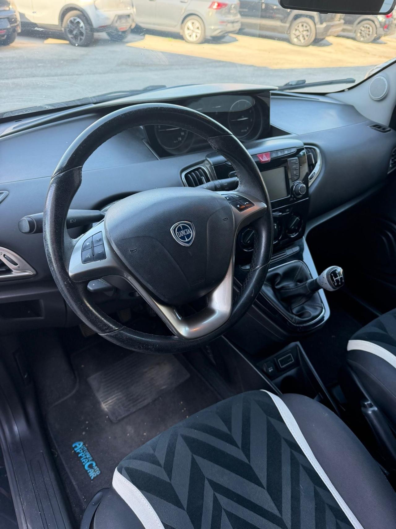 Lancia Ypsilon 1.3 MJT 16V 95 CV 5 porte S&S Gold