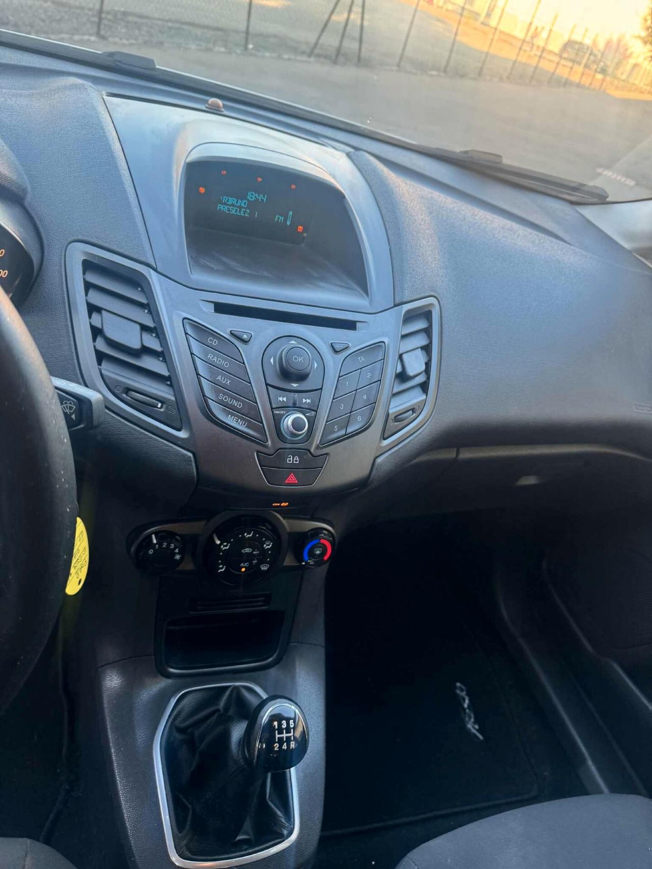 Ford Fiesta 1.2 60CV 5 porte Titanium