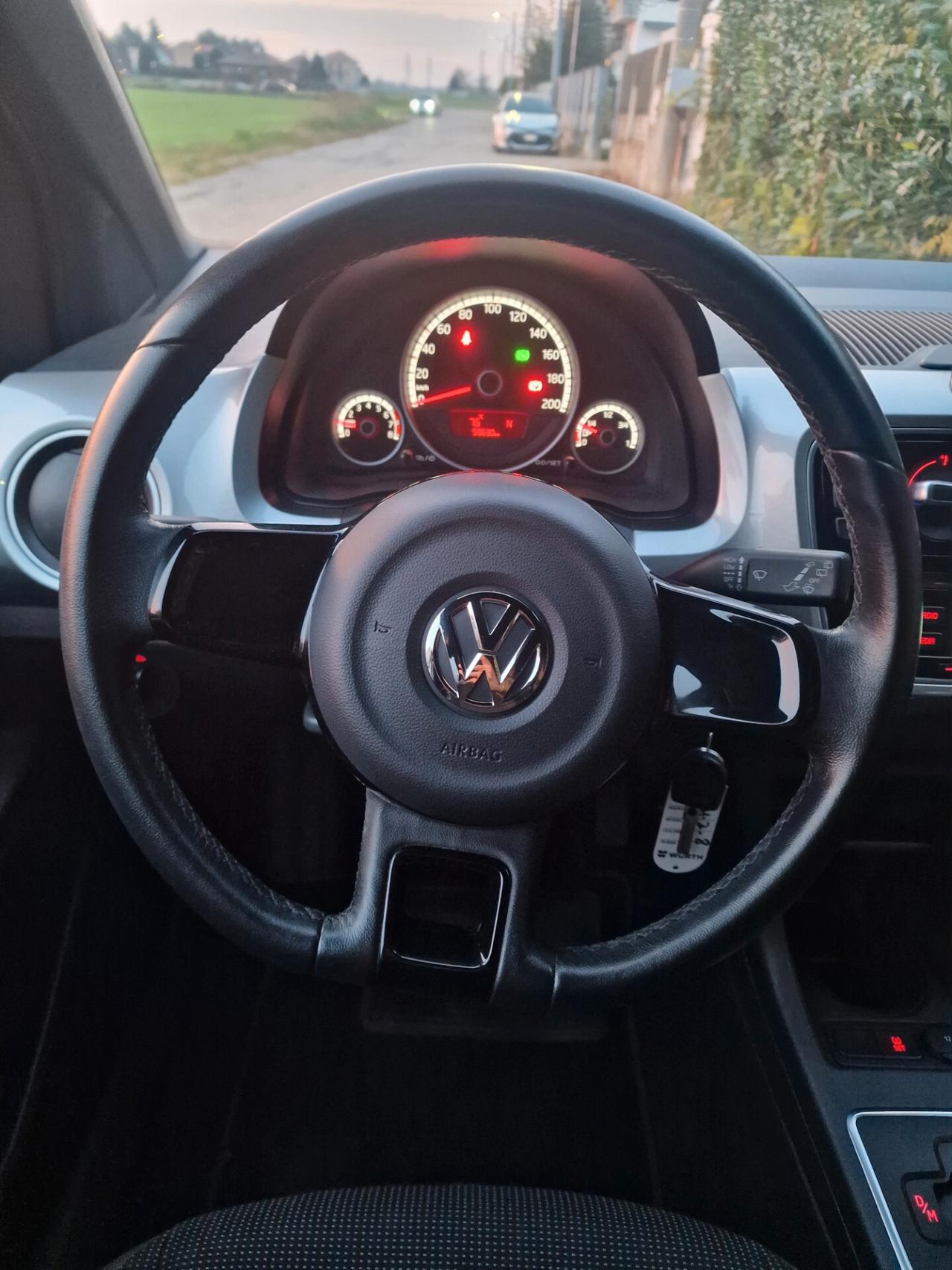 Volkswagen Up 1.0 75cv ASG