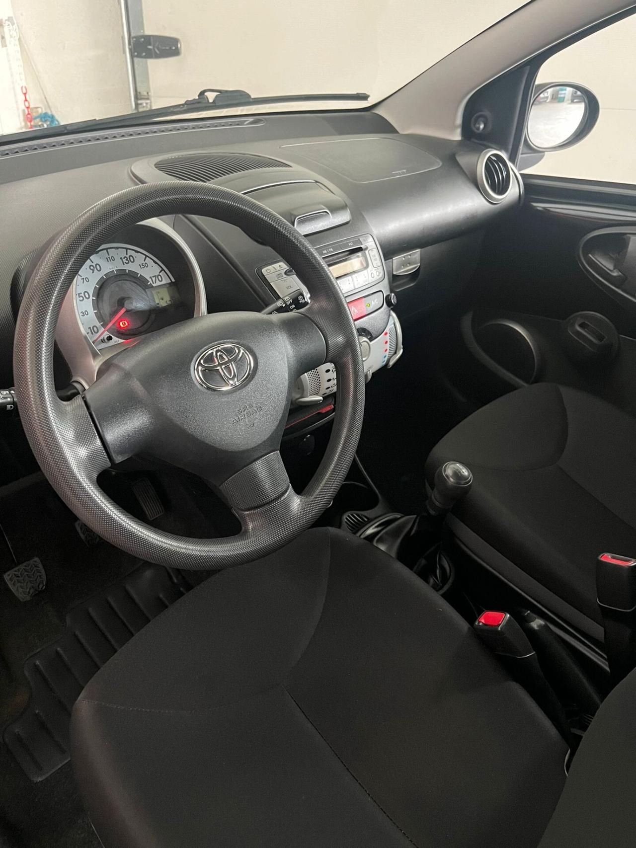 Toyota Aygo 1.0 12V VVT-i 5 porte Active Connect