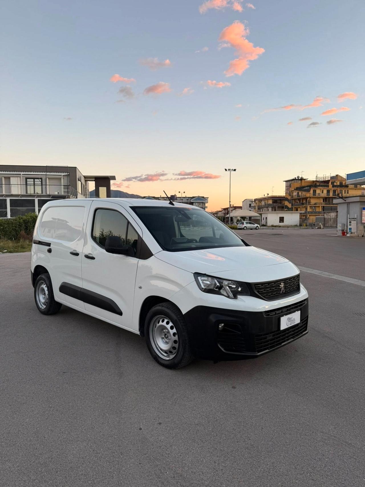 Peugeot Partner BlueHDi 100 S&S PC Furgone Pro