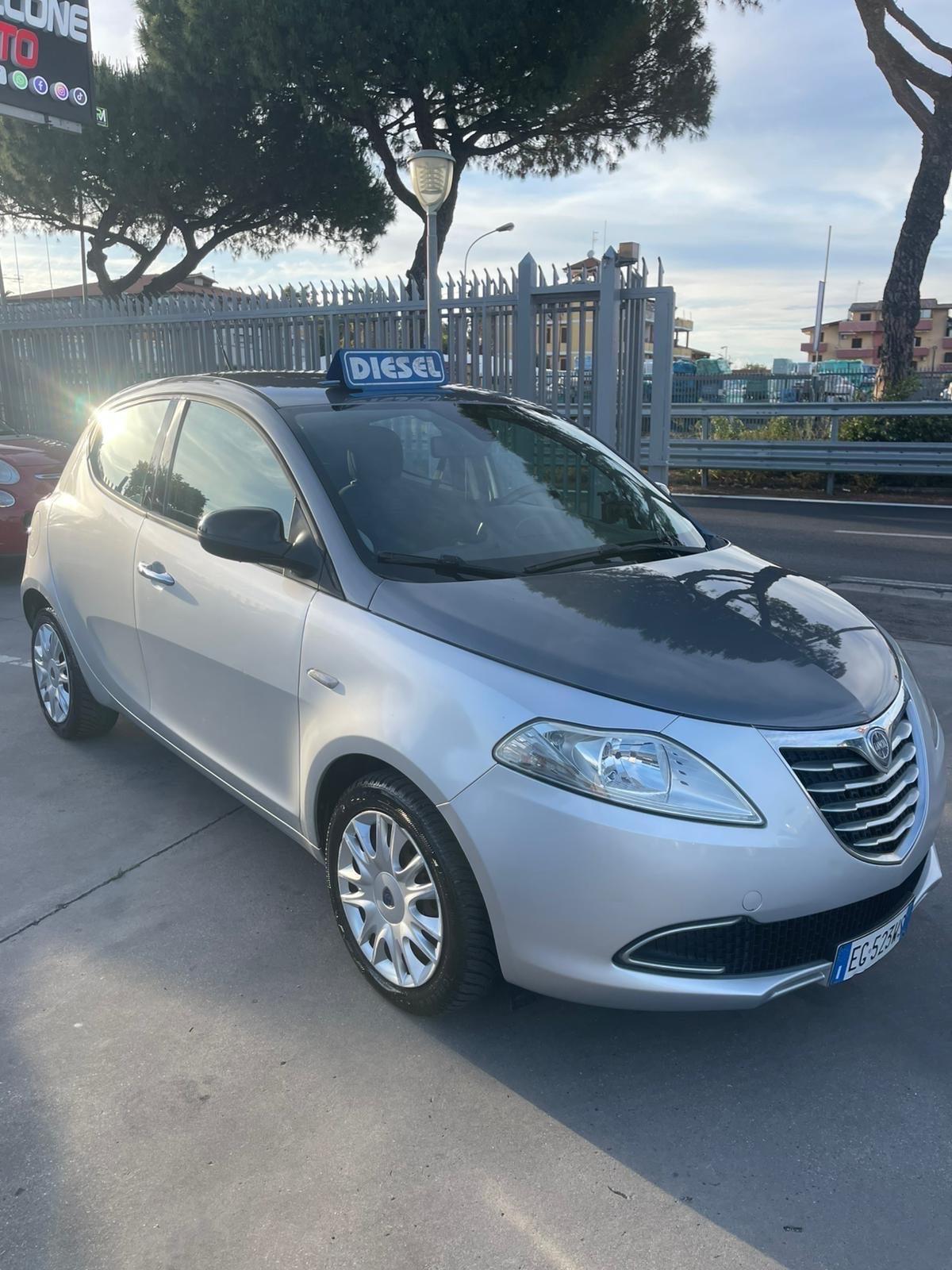 Lancia Ypsilon 1.3 mjt 120 mila km full optional