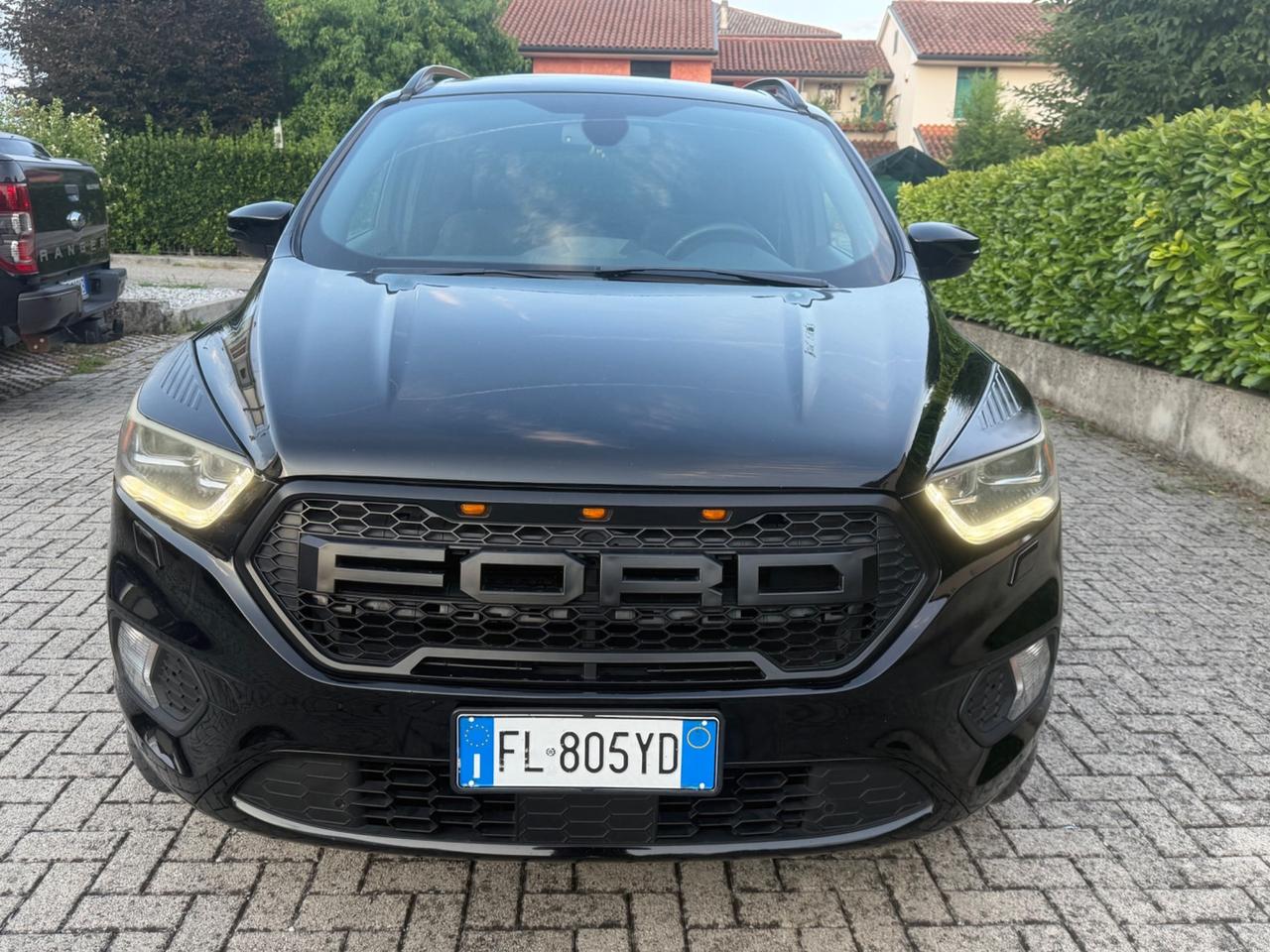 Ford Kuga 1.5 TDCI ST-Line Doppio tetto panoramico