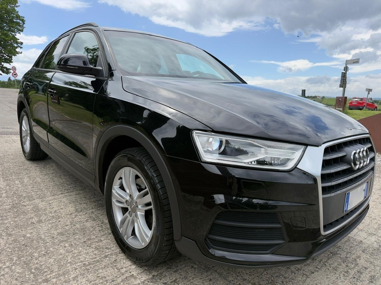 Audi Q3 2.0 TDI 120 CV Business SI PERMUTE