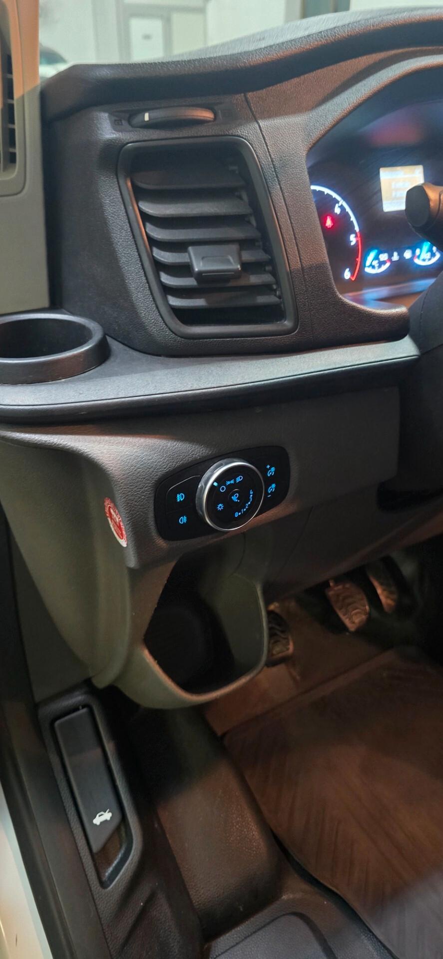 Ford Tourneo Custom 320 2.0 TDCi 130CV PC Trend