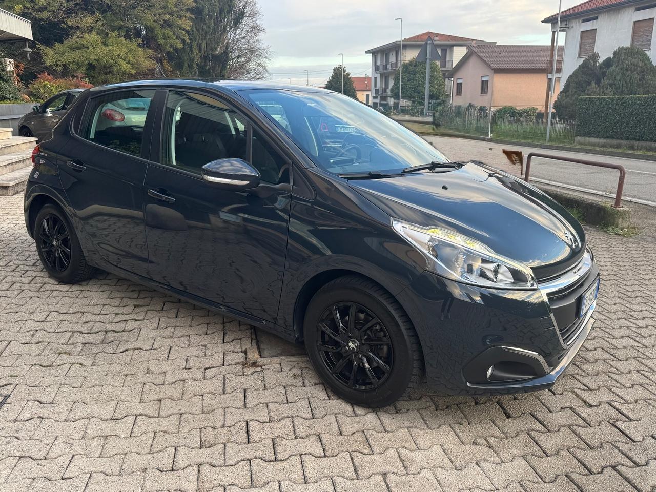 Peugeot 208 BlueHDi 75 5 porte Allure