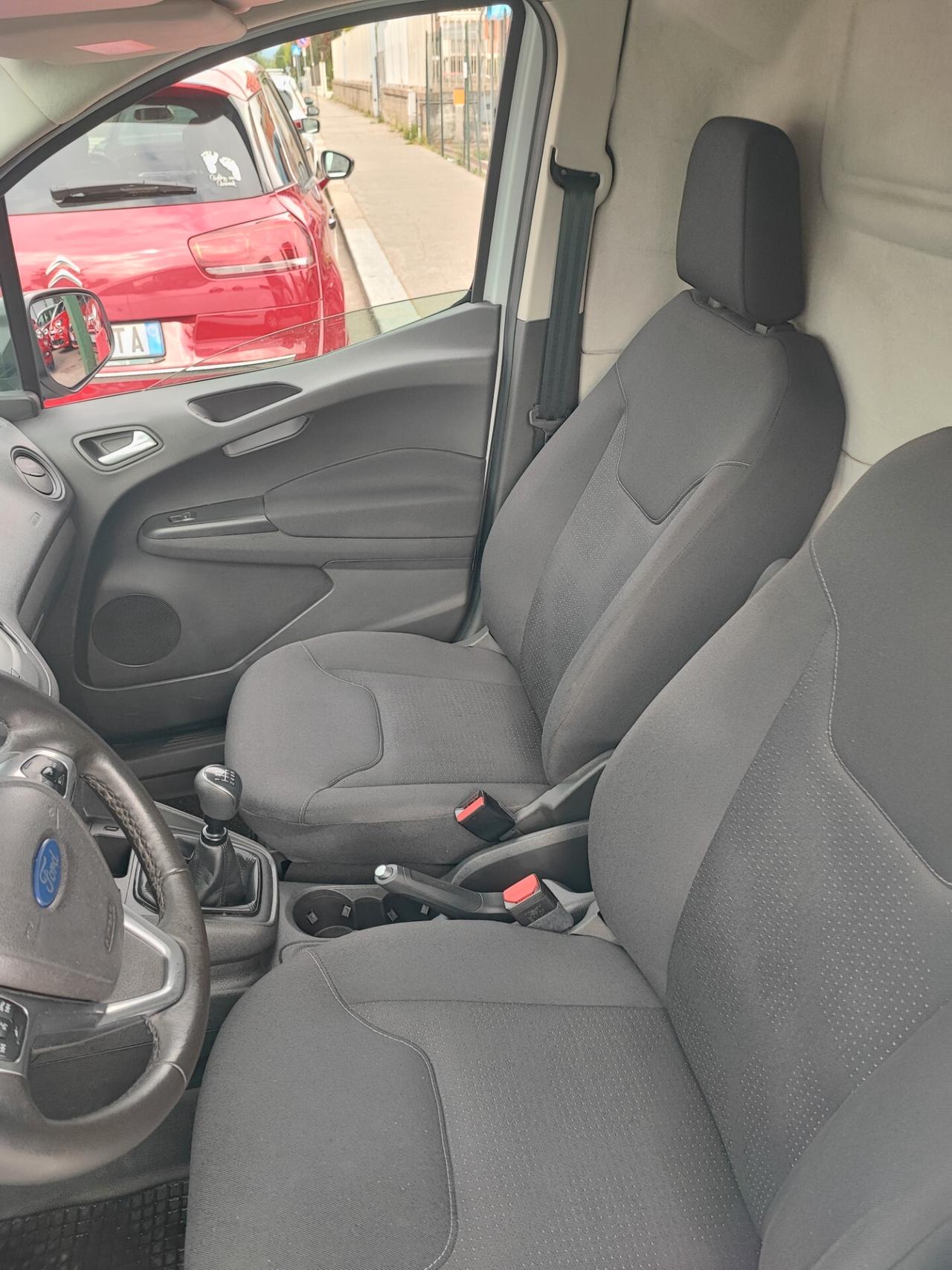 Ford Transit Courier 1.5 TDCi 100CV Van Titanium