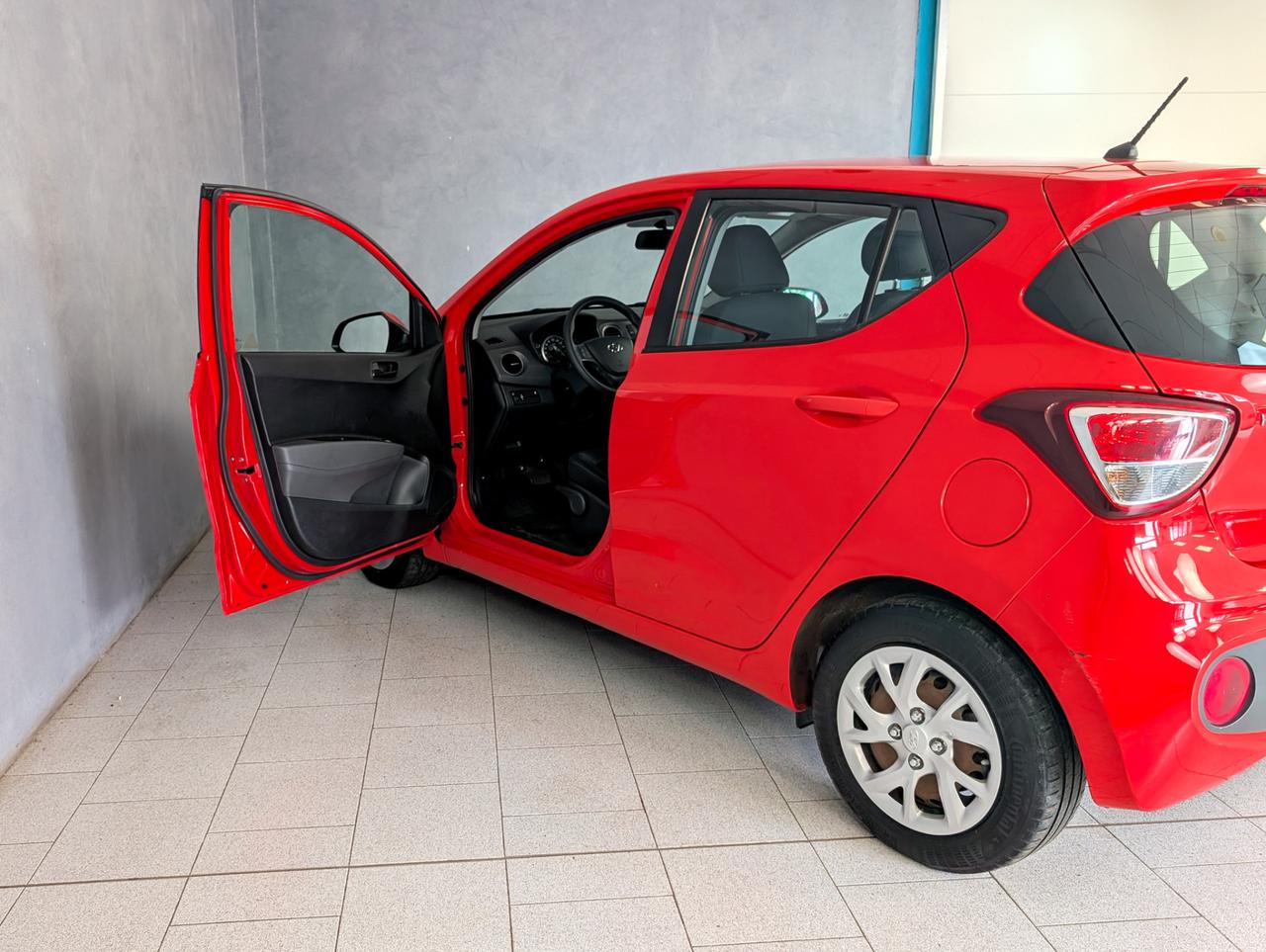 Hyundai 1.0 Automatic Tech