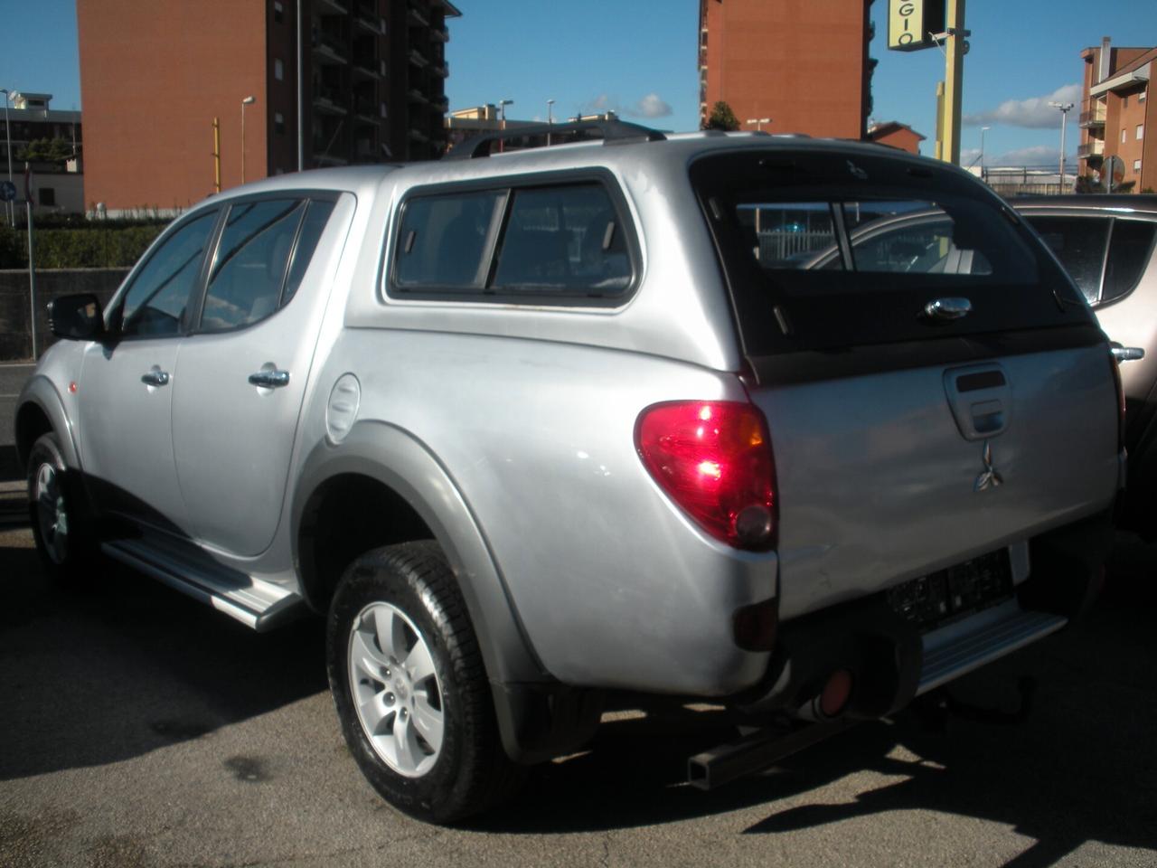 Mitsubishi L200 2.5 DI-D/136CV Double Cab Intense ''LINE''