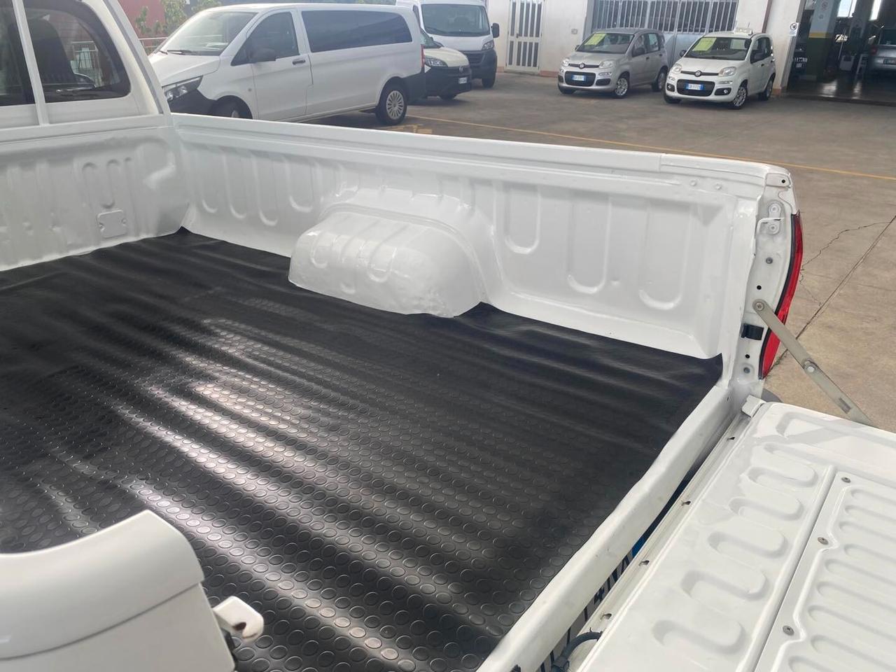 Toyota Hilux 2.4 D-4D 4WD 2 porte Single Cab Comfort