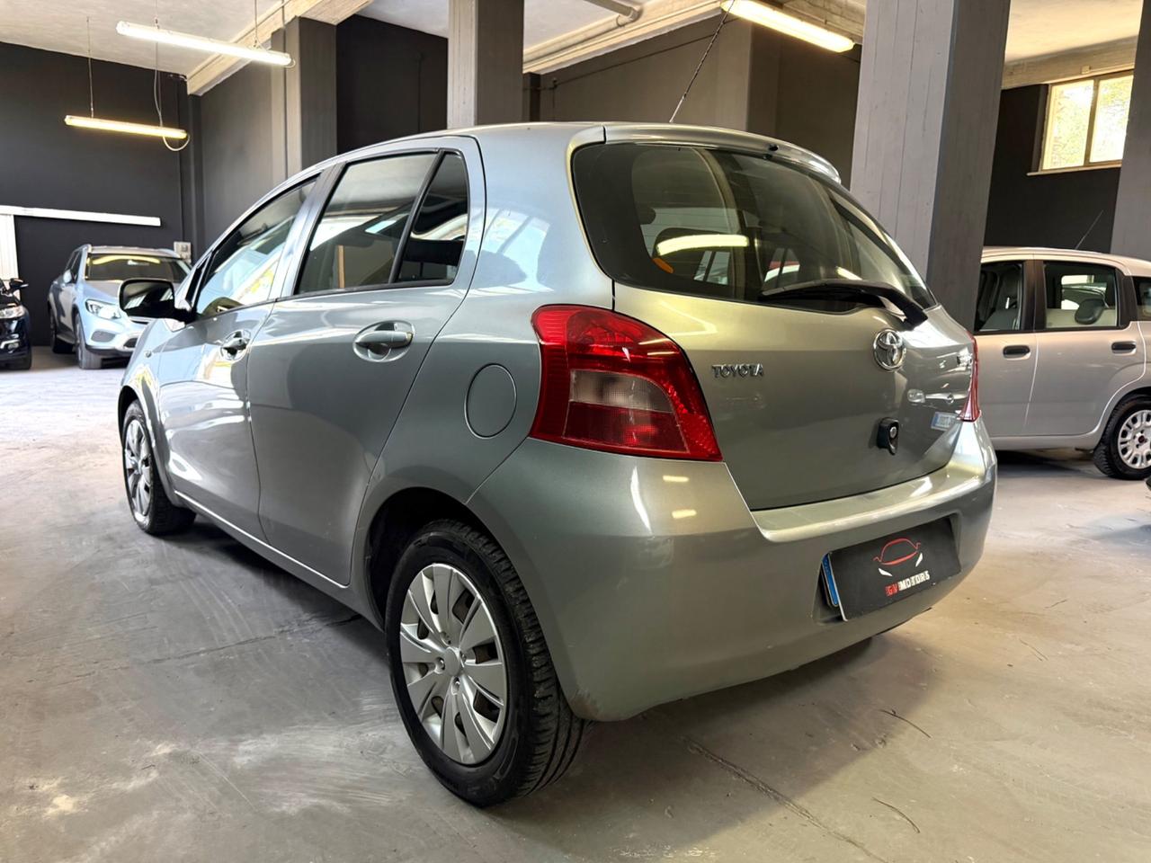 Toyota Yaris 1.3 Benzina - CAMBIO AUTOMATICO