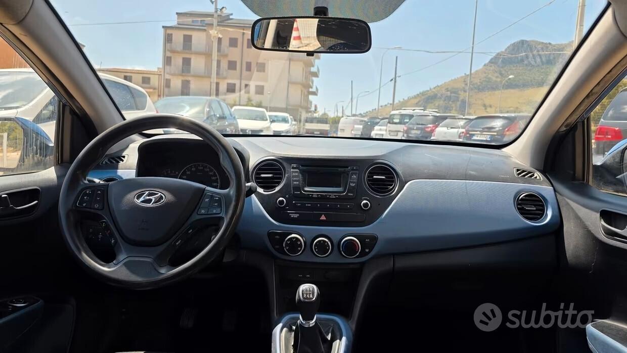 Hyundai i10 1.0 basis