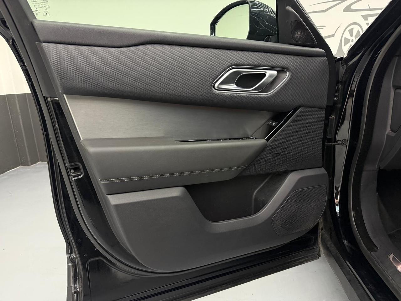 Land Rover Range Velar 2.0D I4 180 CV R-Dynamic