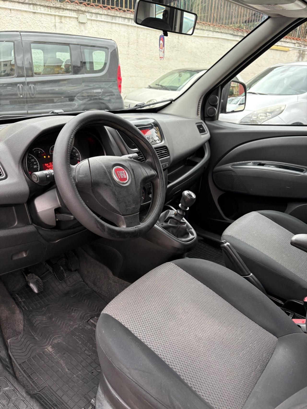 Fiat Doblò 1.6 MJT furgone con 5 posti