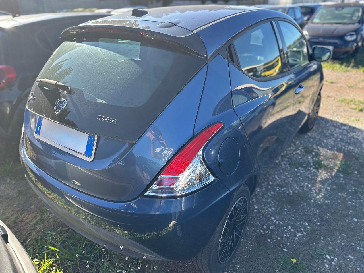 LANCIA Ypsilon III 2021 - Ypsilon 1.0 firefly hybrid Silver s&s 70cv