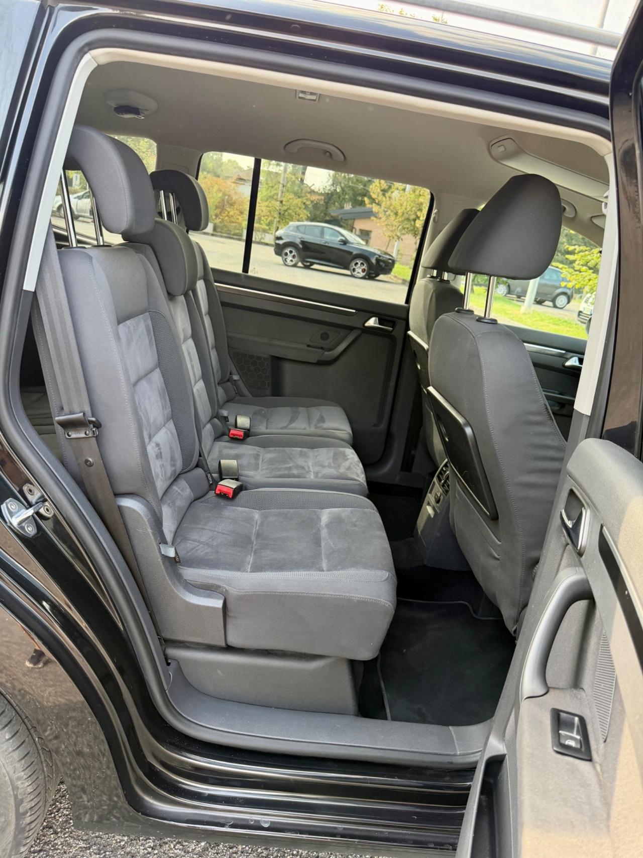 Volkswagen Touran 2.0 TDI 140 CV DSG Highline