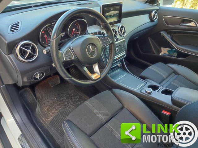 MERCEDES-BENZ GLA 200 d Automatic 4Matic Sport