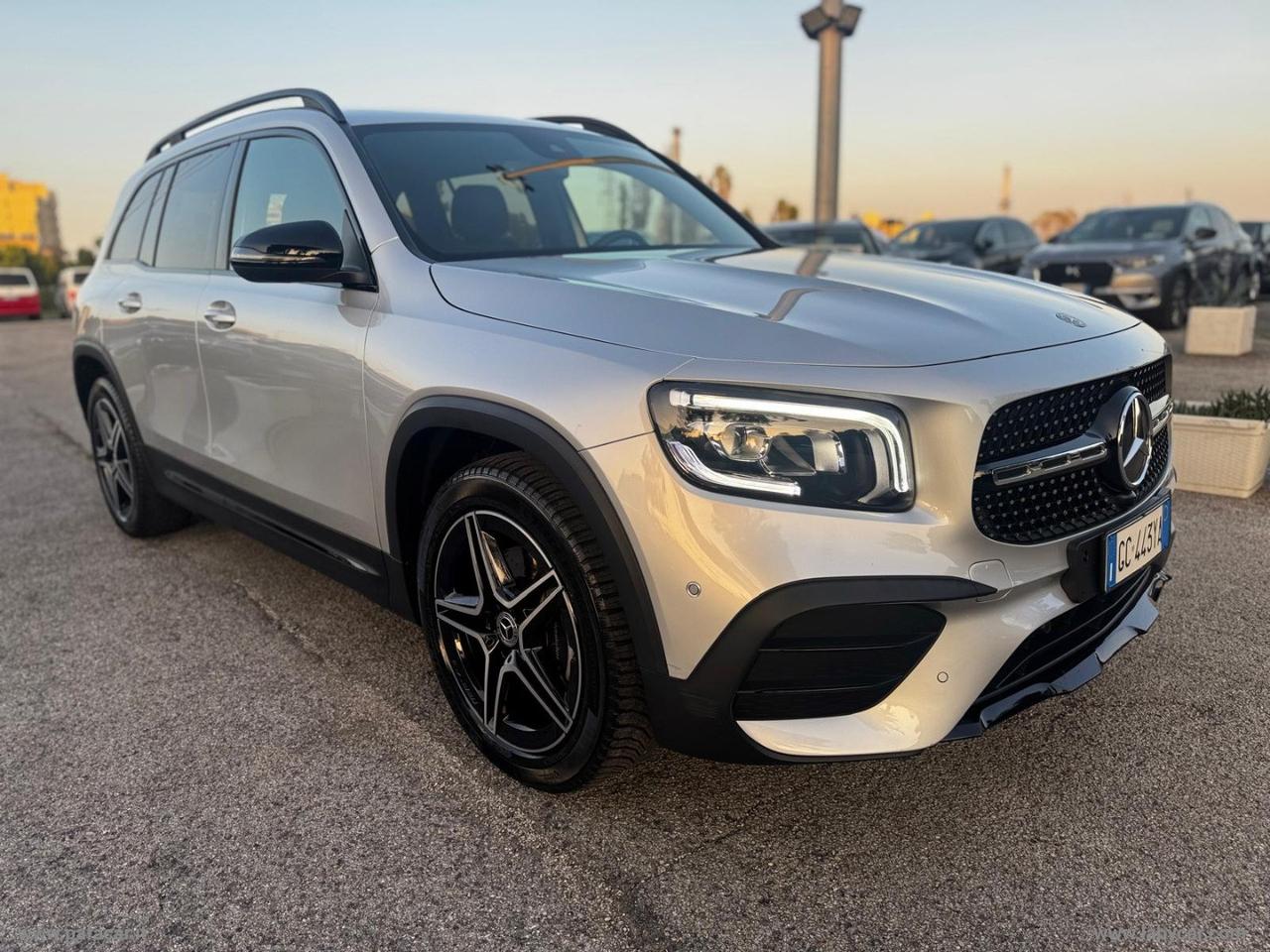 MERCEDES-BENZ GLB 200 d Automatic Premium