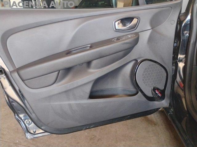 RENAULT Clio 1.2 75CV 5 porte.NAVIGATORE..NEO PATENTATI