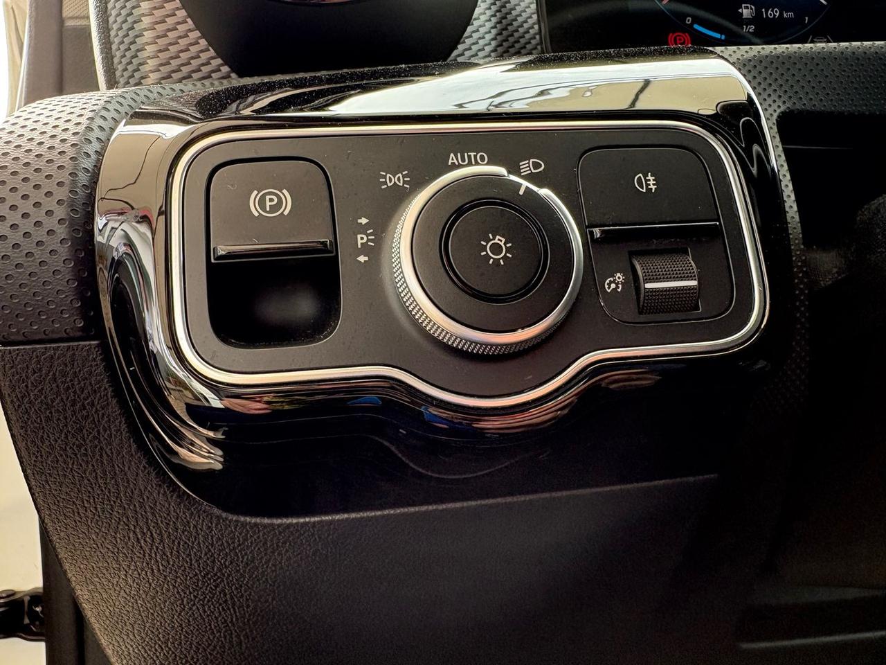 Mercedes-Benz A 180 Business Plus A 180 D #9757